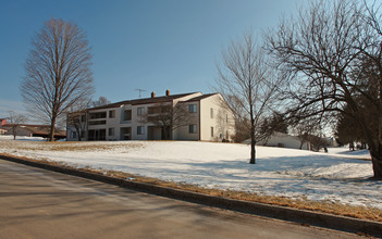 Granderview Apartments in Milford, MI - Building Photo - Building Photo