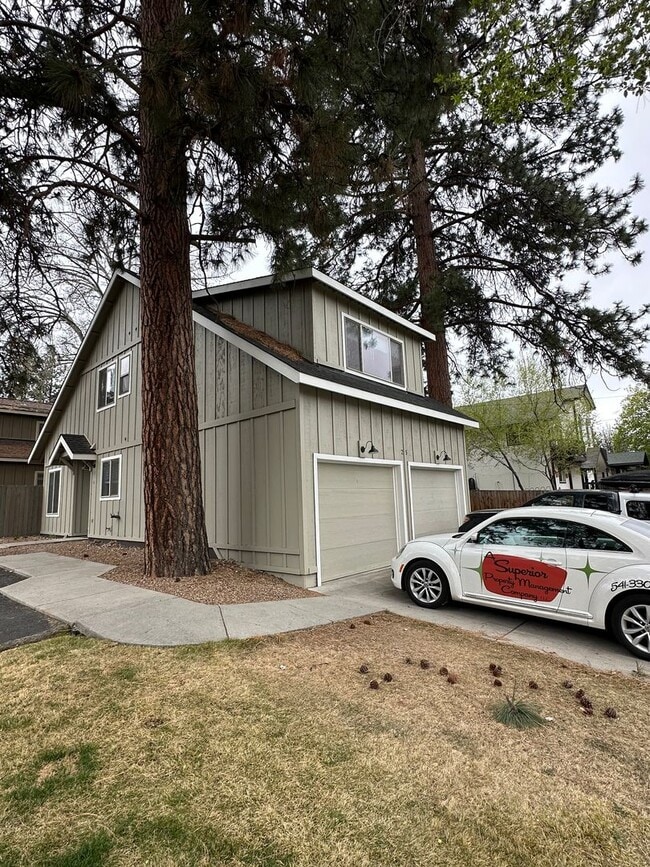 25 SW Roosevelt Ave in Bend, OR - Building Photo - Building Photo