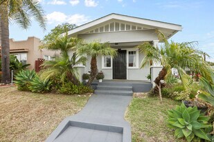 3401 Bancroft St in San Diego, CA - Building Photo