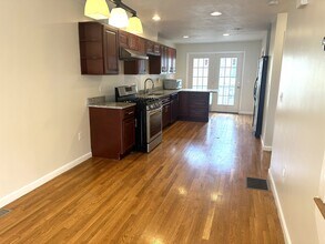47 Alder St in Waltham, MA - Foto de edificio - Building Photo