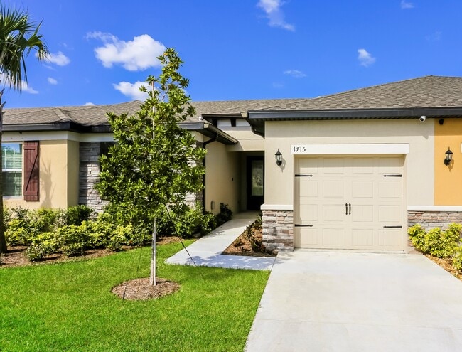 1715 Party Pl in Fort Pierce, FL - Building Photo - Building Photo