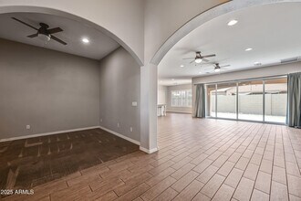 7640 S 31st Pl in Phoenix, AZ - Foto de edificio - Building Photo