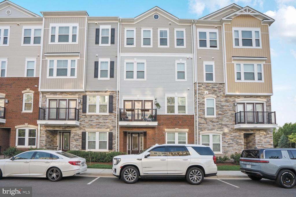 24553 Rosebay Terrace in Stone Ridge, VA - Building Photo