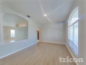 28634 Hanging Moss Loop in Zephyrhills, FL - Building Photo - Building Photo