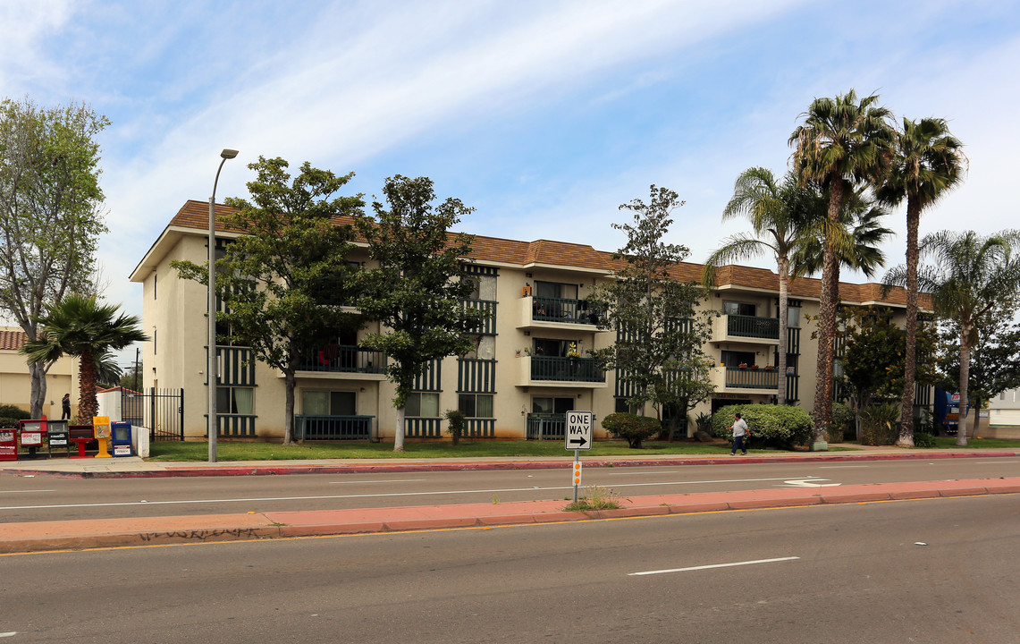 Chula Vista Terrace in Chula Vista, CA - Building Photo