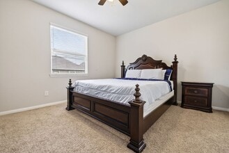 13640 Collier Park Ln in Willis, TX - Foto de edificio - Building Photo