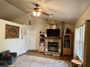 330 McQueen Cir in St. Marys, GA - Building Photo - Building Photo