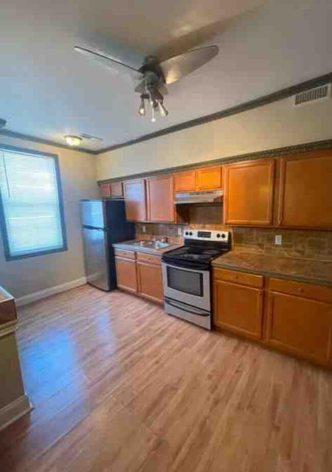 2735 W North Ave, Unit #3 in Baltimore, MD - Foto de edificio - Building Photo