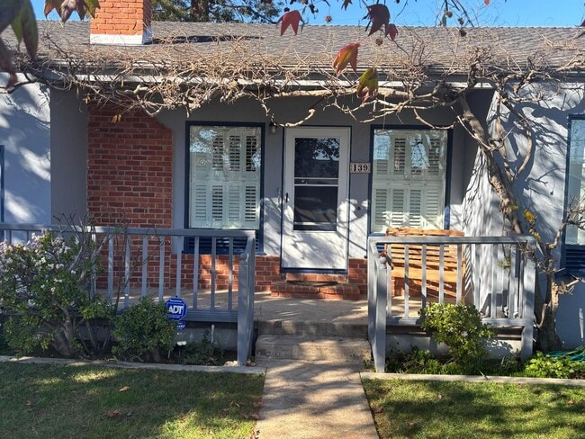 139 D St in Redwood City, CA - Building Photo - Building Photo