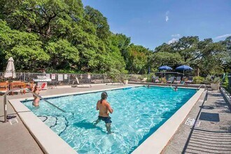 743 E Oltorf St in Austin, TX - Building Photo - Building Photo