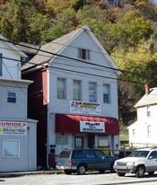 715 Freeport Rd in Creighton, PA - Building Photo