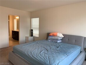 6320 Pear Vly Ln in Las Vegas, NV - Building Photo - Building Photo