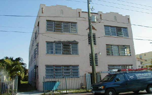 1235 SW 6th St in Miami, FL - Building Photo - Building Photo