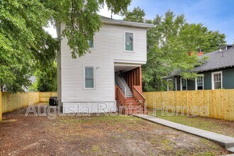 2349 Wrightsboro Rd in Augusta, GA - Foto de edificio - Building Photo