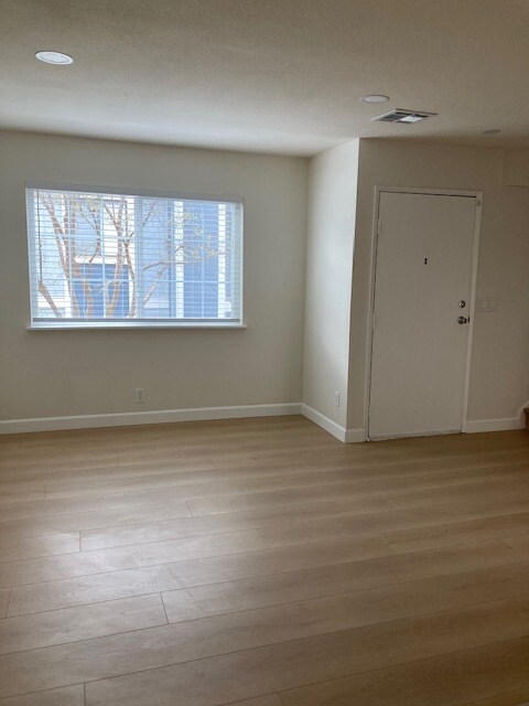 5195 Walnut Ave, Unit 21 in Chino, CA - Foto de edificio - Building Photo