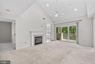 111 Timberbrook Ln in Gaithersburg, MD - Foto de edificio - Building Photo