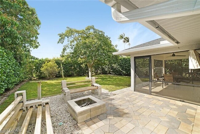 1160 Michigan Ave in Naples, FL - Building Photo - Building Photo