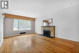 3445 Nanaimo St in Vancouver, BC - Building Photo - Building Photo