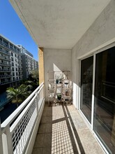 471 NE 25th St, Unit 403 in Miami, FL - Building Photo - Building Photo