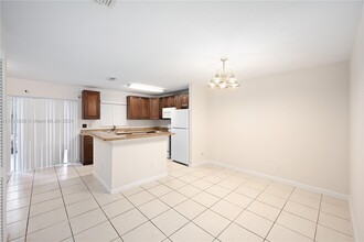 2310 SW 86th Way in Miramar, FL - Building Photo - Building Photo