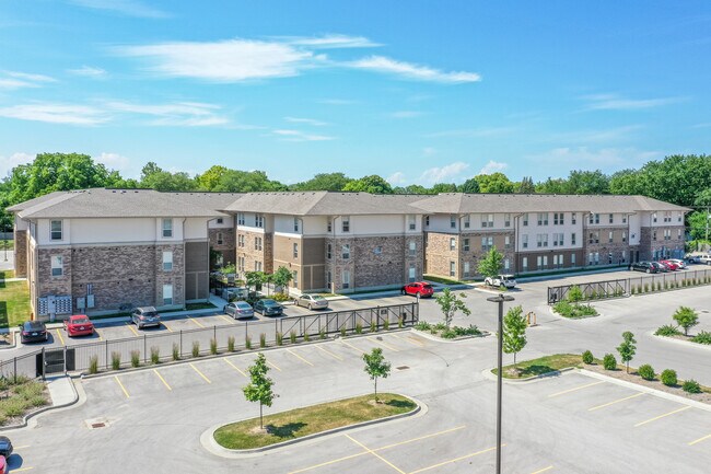 Point at Ames in Ames, IA - Foto de edificio - Building Photo