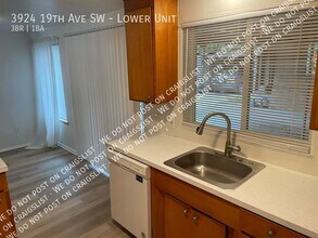 3924 19th Ave SW-Unit -Lower Unit in Seattle, WA - Building Photo - Building Photo