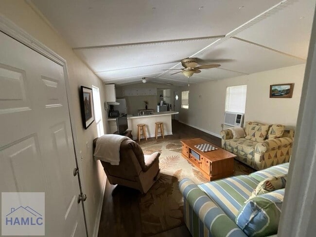 106 Faye Dr in Midway, GA - Building Photo - Building Photo