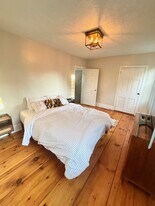567 Spring Mills Rd in Milford, NJ - Building Photo