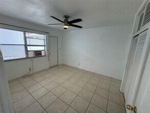 2000 Buchanan St in Hollywood, FL - Building Photo - Building Photo