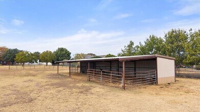 5250 Plainview Rd in Midlothian, TX - Building Photo - Building Photo