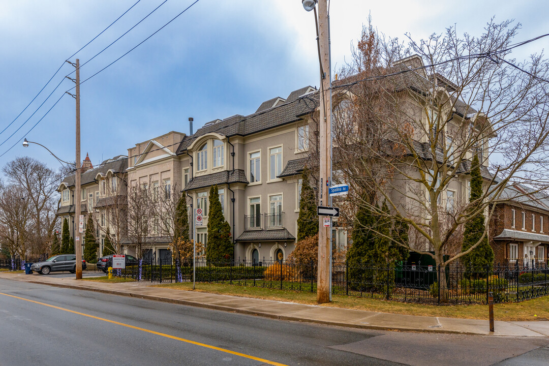 278 Spadina Rd in Toronto, ON - Building Photo