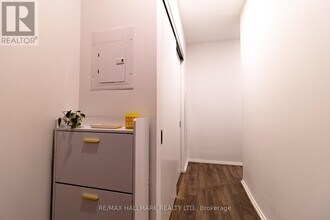 197 Yonge St in Toronto, ON - Building Photo - Building Photo