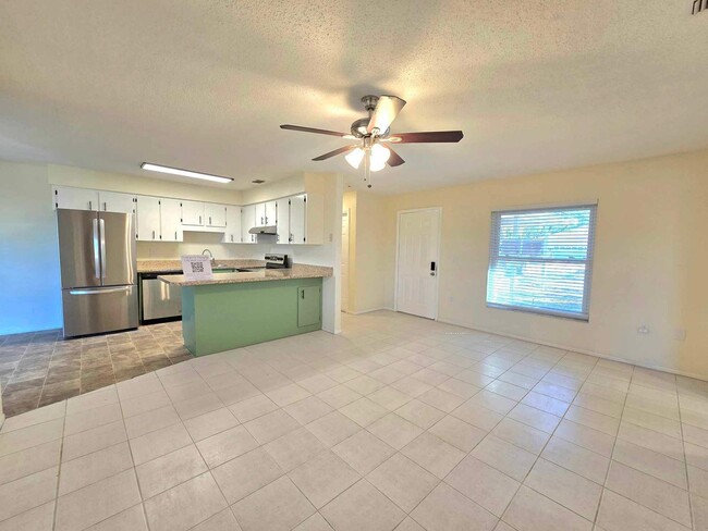 4158 Sunny View Dr in Lakeland, FL - Building Photo - Building Photo