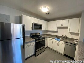 14 Riverside St, Unit 3 in Watertown, MA - Building Photo