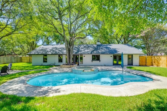 property at 3316 Doe Run