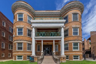 1358 E. 58th Street in Chicago, IL - Foto de edificio - Building Photo