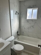 1602 Oxford Way in Stockton, CA - Building Photo - Building Photo