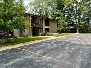 Maple Manor Apartments in Schererville, IN - Building Photo - Building Photo