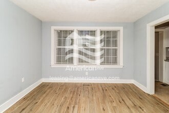 335 E Ridgeway St in Jackson, MS - Foto de edificio - Building Photo