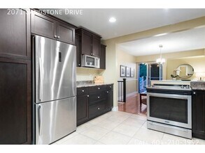 2071 Sandstone Dr in Abbotsford, BC - Building Photo - Building Photo