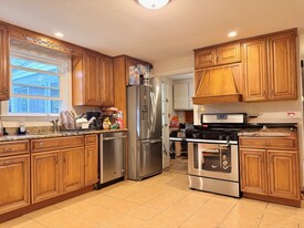 1247 Trapelo Rd in Waltham, MA - Building Photo