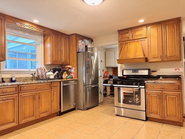 1247 Trapelo Rd in Waltham, MA - Building Photo