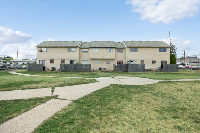 1508 W Mead Ave in Yakima, WA - Building Photo - Building Photo