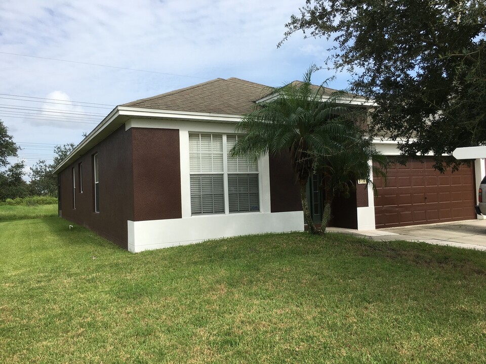 5114 100th Dr E in Parrish, FL - Building Photo