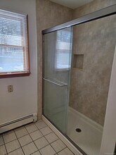 6 Honey Ln W in Miller Place, NY - Foto de edificio - Building Photo