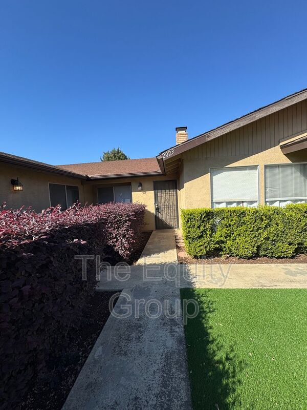 property at 2023 S Tracy Ct