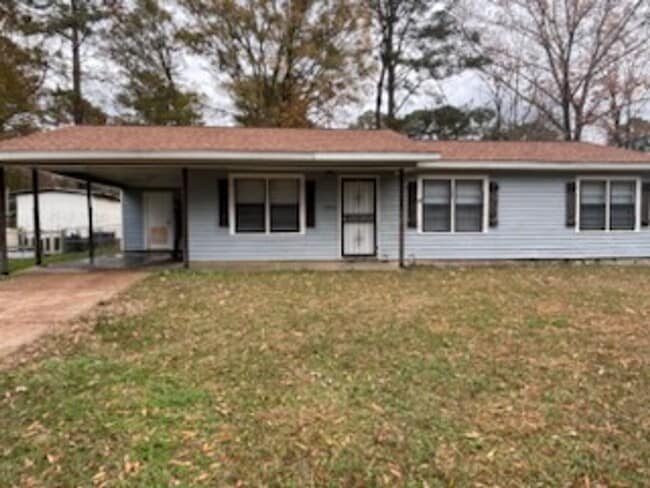 property at 2860 Charleston Dr