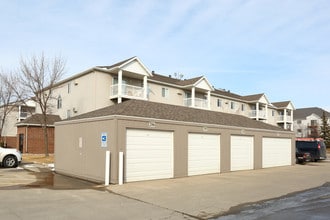 Oxford in Fargo, ND - Building Photo - Building Photo