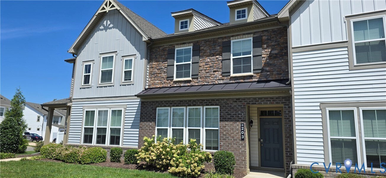 203 Hanging Fern Alley in Glen Allen, VA - Building Photo