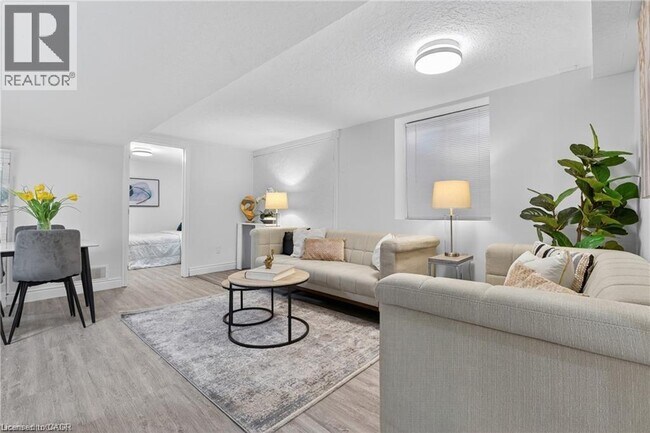 146 Appalachian Crescent in Kitchener, ON - Building Photo - Building Photo